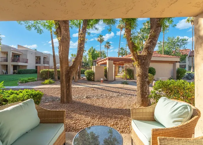 2br Near Golf, Shopping & Nightlife