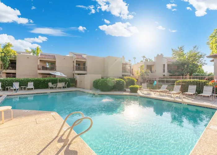 2br Near Golf, Shopping & Nightlife